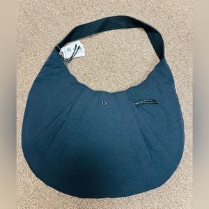 BRAND NEW, TAGS ON Lululemon Pleated Shoulder Bag in black